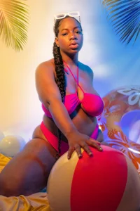 KayaBrownのSEXY SUMMER 2025🩱🌞😎の 8枚の写真