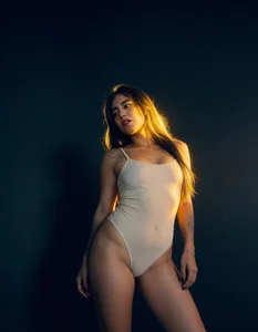 SharolStormSlow turn, deep stare—let me ruin your self-control tonight.图片 5