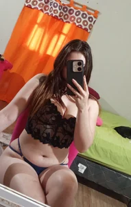 Emmacut Posando casual Foto