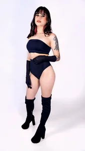 AmbarDupont 🎩 Classic, never simple. Pic 2