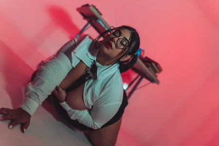 GabyRhodesのGaby naughtyの 4枚の写真