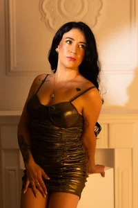 Victoria01_ Golden💛 Pic