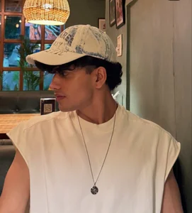 HotPrism439 Aryan 🌊 Foto 5