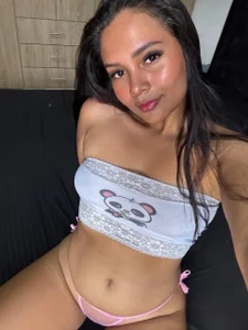 mollyhot7 Public Pic 4