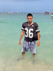 brandon_mike I love the beach Pic 3
