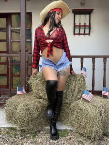 Xiomara_vega ❤️🤍💙 Patriotic, flirty and ready to conquer Pic 4