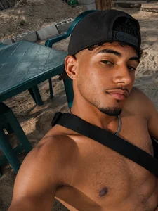 axel_black_xxx Public Pic 2
