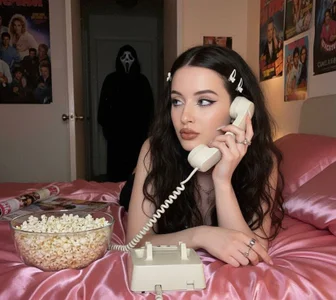 HarriettDivito my happy days صورة واحدة|HarriettDivito my happy days صورتان|HarriettDivito my happy days  2 صور|HarriettDivito my happy days  2 صورة