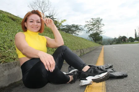 yulina_xue YELLOW DAY Pic 4