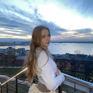 MilaSliger Night walk🖤 Pic