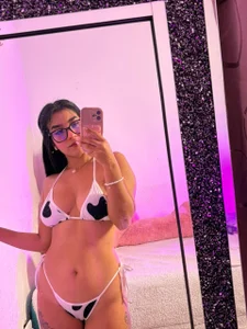 IbbieeBennett_1 Sexy cow 🖤🤍 Pic