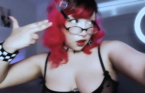 Noisy_doll I feel beautiful dressed in black ♡ Pic 4