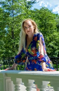 sexi_momy_Jennifer Public Pic 4