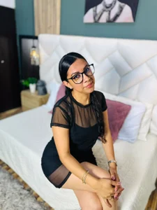 Chloe_Milf_ Public Immagine  2