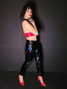 Amy Wong de amy-mistress  2 photos