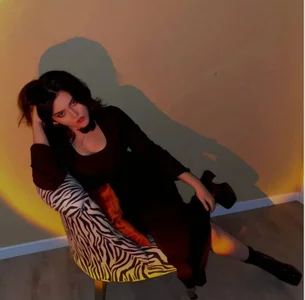 MerlynDinovo Public Pic 2