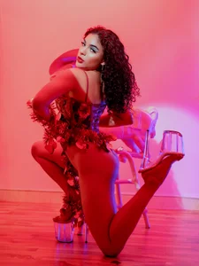 VioletXia_ I wish you roses to keep smiling Pic 8