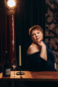 Kira_Kenett Public Pic 2