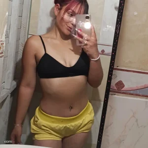 Annie_Anal Public Pic 3