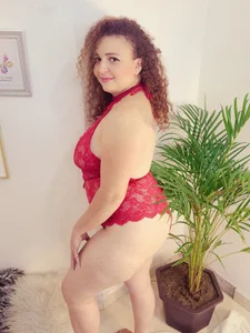 Soraya_Davis How about the red? Foto