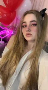 elinanortas your Barbie doll in white shirt Pic