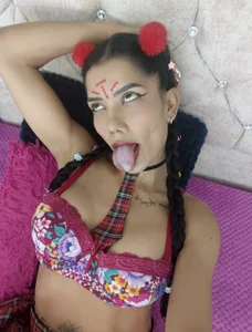 juliane_sweer1 School Pic 3