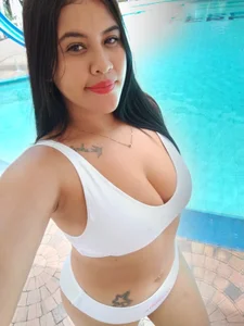 Miia_grand Míos pool Pic 5