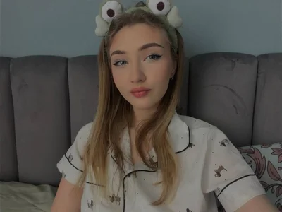 AveryBerkson cute pajamas Pic 5