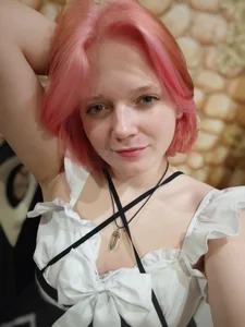 FloraRass The maid) Foto 7