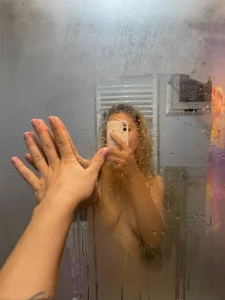 Sophiasnarl after shower Kuva 7