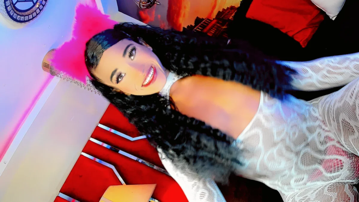 Paola_Delfino Poză populară 9359