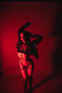 Black and red ❤️🖤 de stephanymonroe  3 Imagens