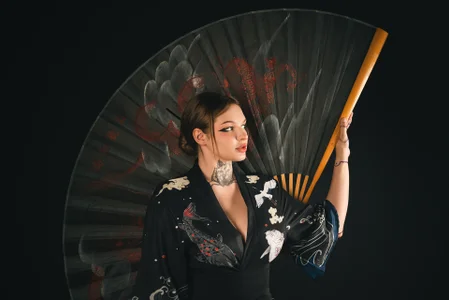 SherriMartinez A spooky marionette in your hands Pic 4