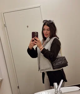 Evie-Moore A part of me Fotka 3