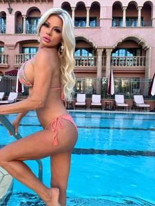 chanelstjames: Sexy ( фото)