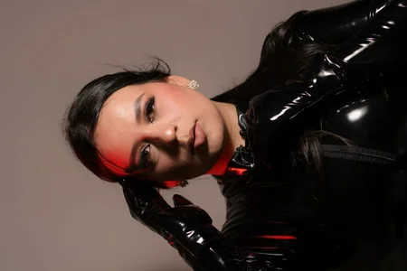 Nina_Blaze my face with talex suit Bilde 5