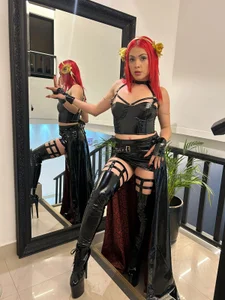 coralsmith11 Yor Briar cosplay Pic 5