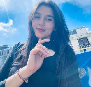 in the street, relaxed🫣🏙️❣️ od MiaTaylorSweet  5 snímek