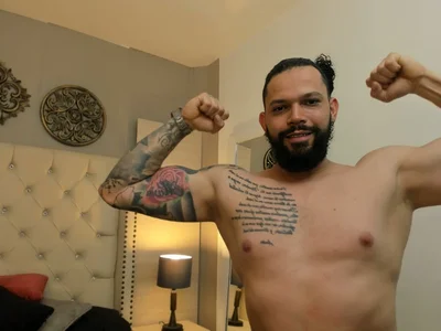 AlukardBig Posing for you Εικόνα 3