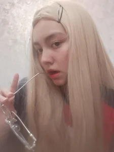CythiaFelmet Im blonde now Immagine  5