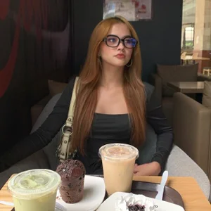 LaruePoldrack slow motions this evening зображення