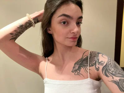 Morena_Dolce Dragon tattoo girl Immagine  5