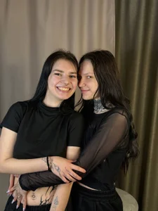 CindyPoster: Public ( 4 фото)