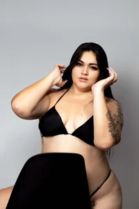 Charlotte_Mayer Public টি ছবি