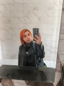 RavenVespera photos in the mirror Poză