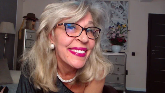 HornyMilf_555 kullanıcısının My new dress albümü -  fotoğraf