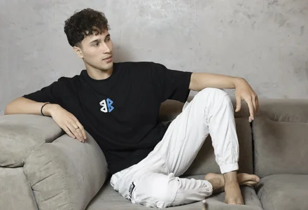 buddy_whitte Public รูป  6