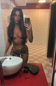 Public od Rosie-mae  5 snímek