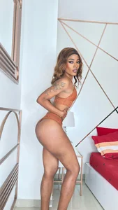 bella_tinkerbell_bahamas With this color my skin looks delicious Pic 6