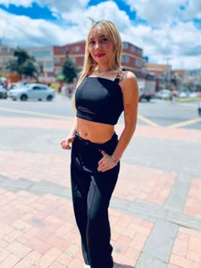 Lollyrose_ Walking through the streets of my city💫 slika 5